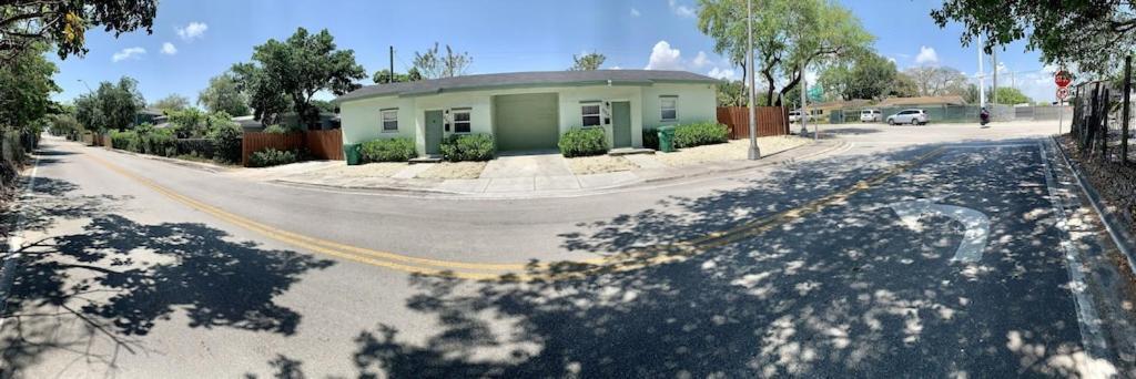 Deco Drive Miami • Near Hard Rock Stadium • South Beach • Wynwood Exterior photo